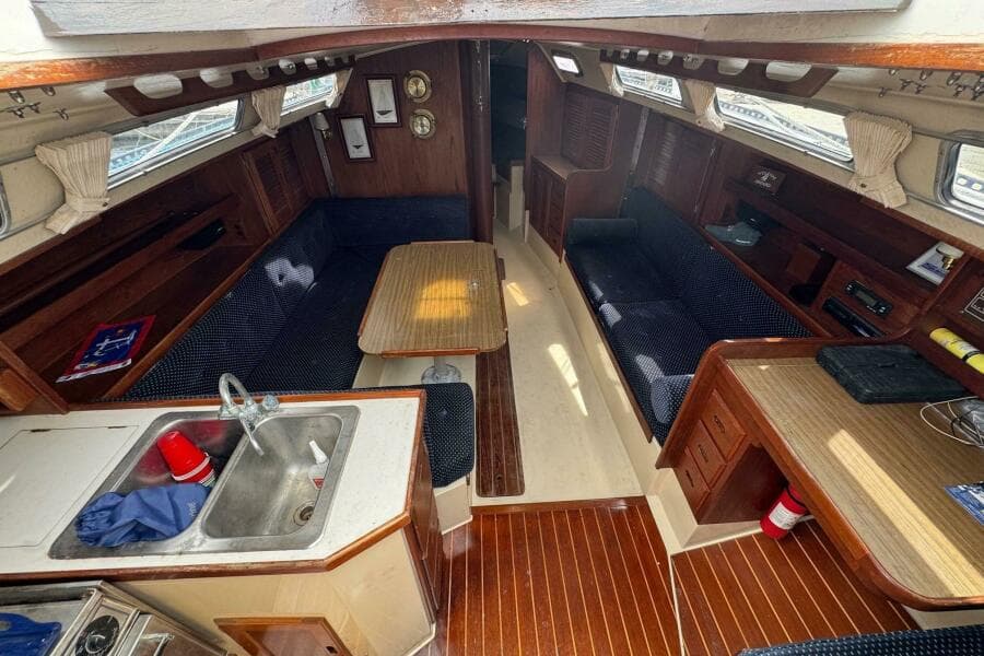 1986 Catalina 38