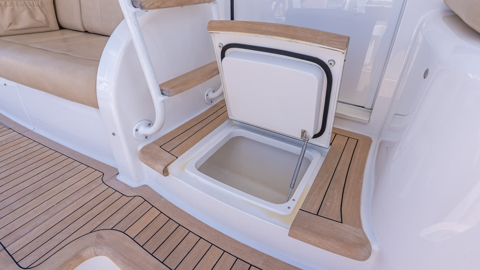 2017 Viking 62 Enclosed Bridge