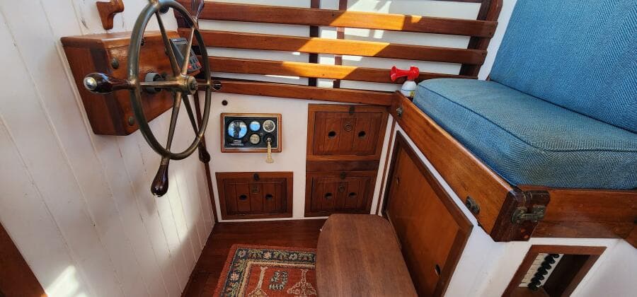 1996 Tillotson-Pearson Motorsailer 32