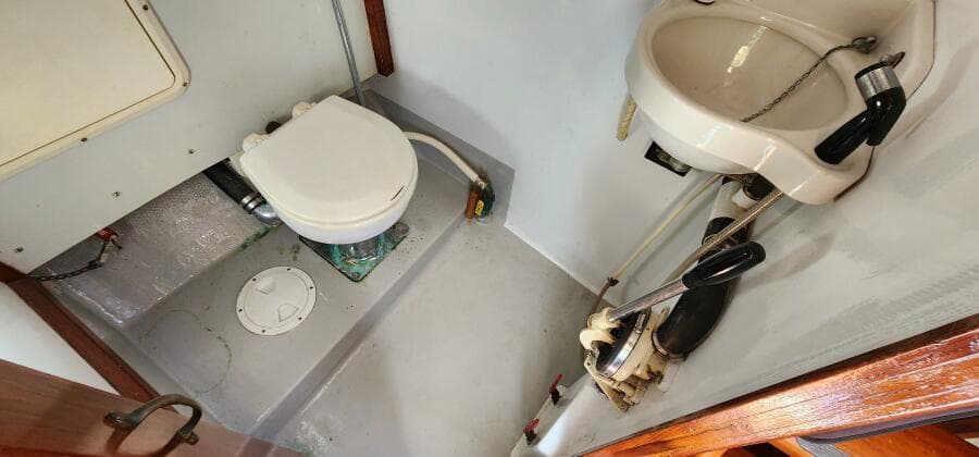 1996 Tillotson-Pearson Motorsailer 32