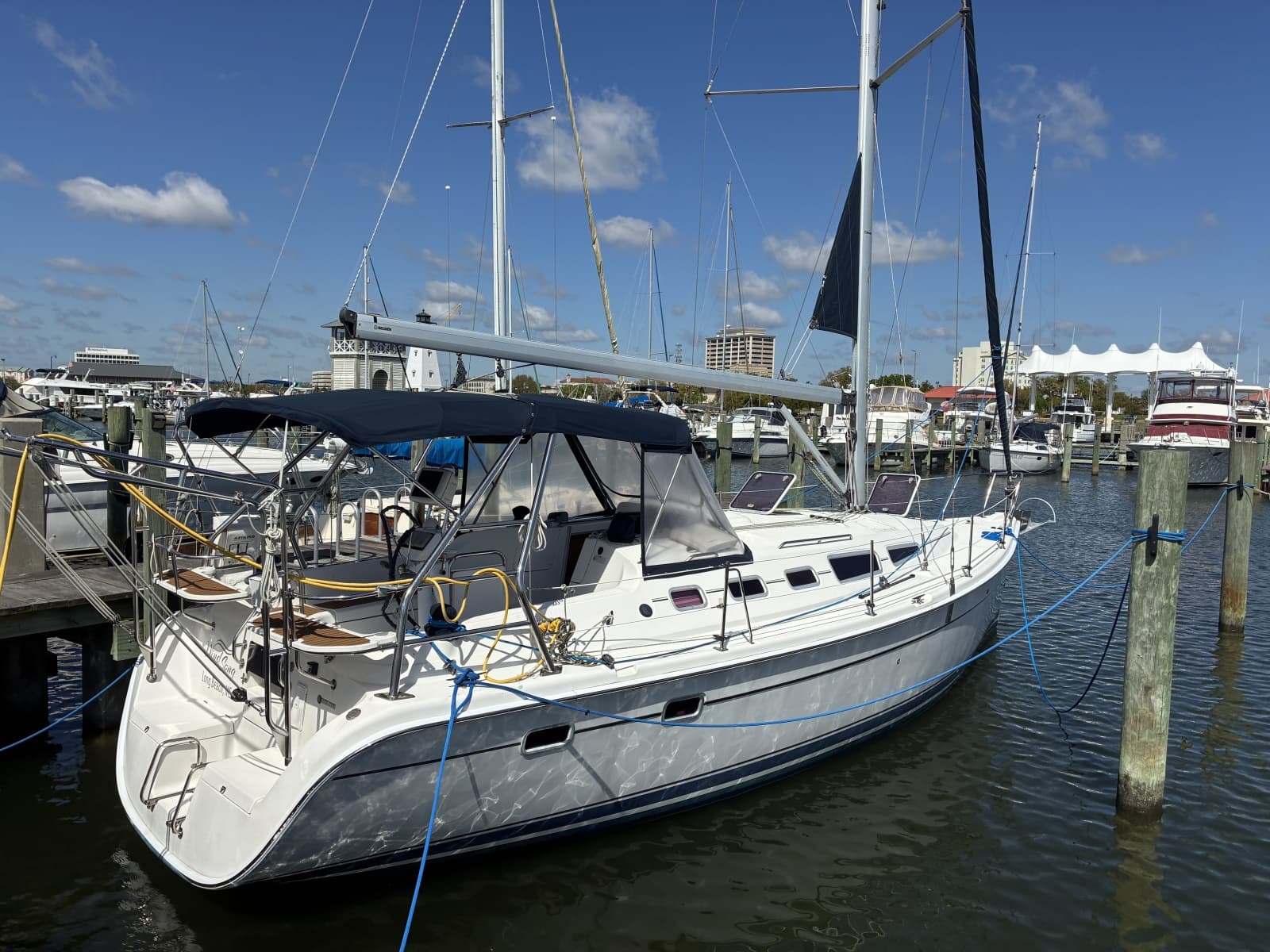 2008 Hunter 38 - Starboard Profile