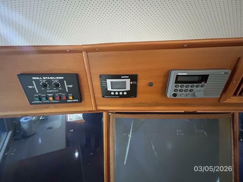 42' Grand Banks lower helm overhead electronics2