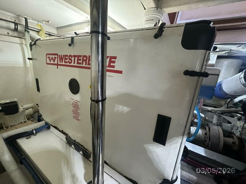 42' Grand Banks generator sound box2