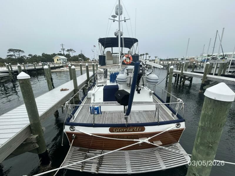 42' Grand Banks aft profile