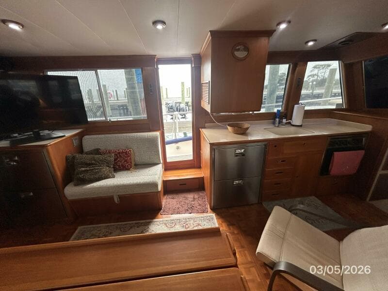 42' Grand Banks salon port