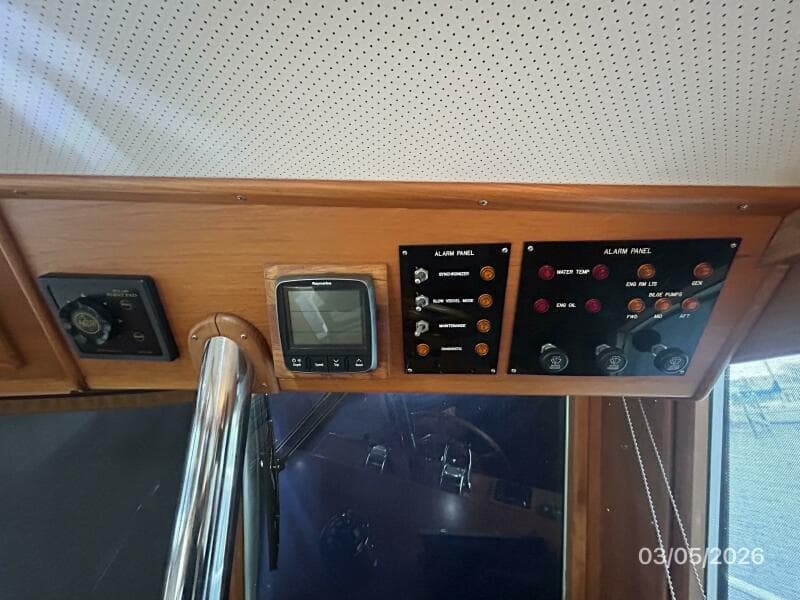 42' Grand Banks lower helm overhead electronics1