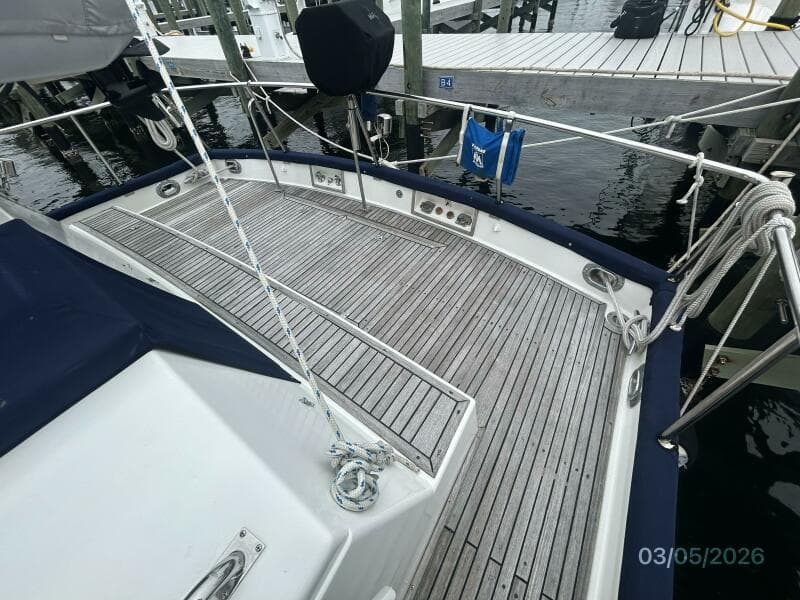 42' Grand Banks aftdeck2