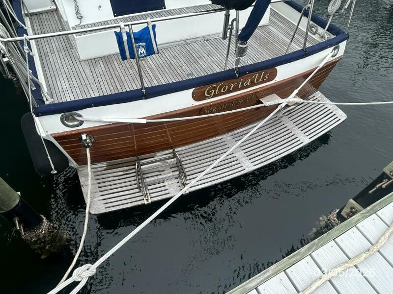 42' Grand Banks swimplatform