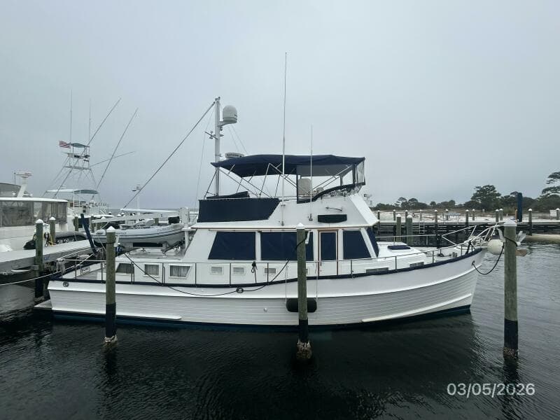 42' Grand Banks starboard profile