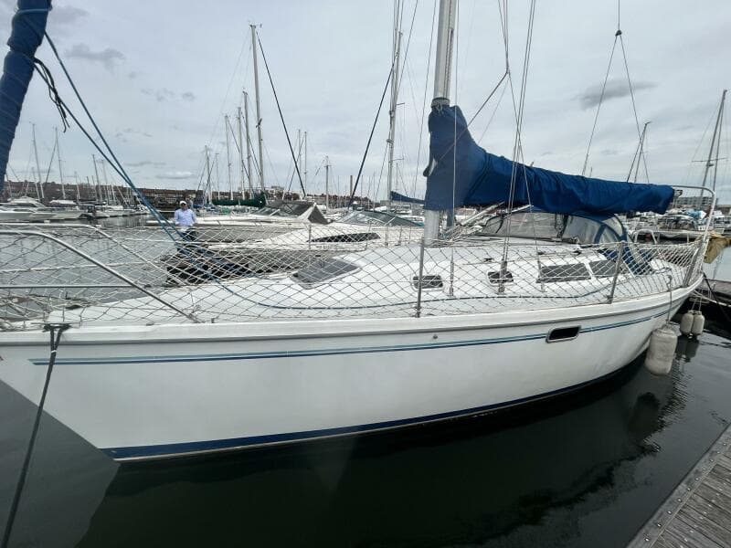 1995 Catalina 320 Study Hull