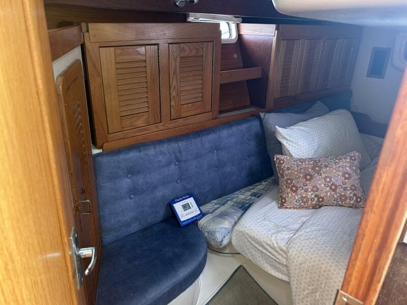 1995 Catalina 320 Study Hull