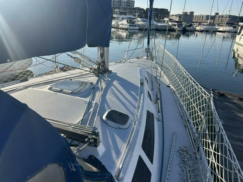 1995 Catalina 320 Study Hull
