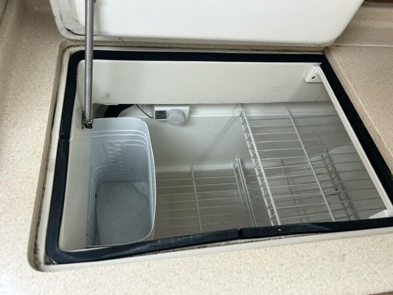 1995 Catalina 320 Study Hull