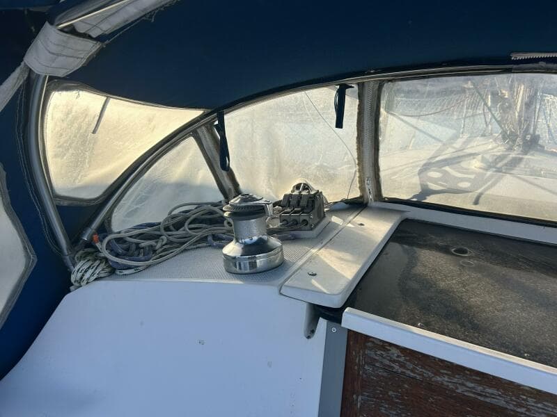 1995 Catalina 320 Study Hull