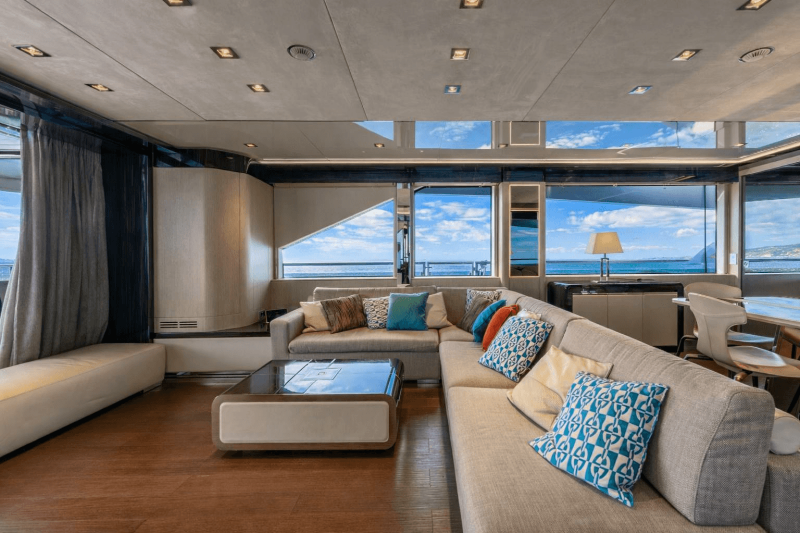 2018 Dominator Yachts Dominator Ilumen - Photo 9