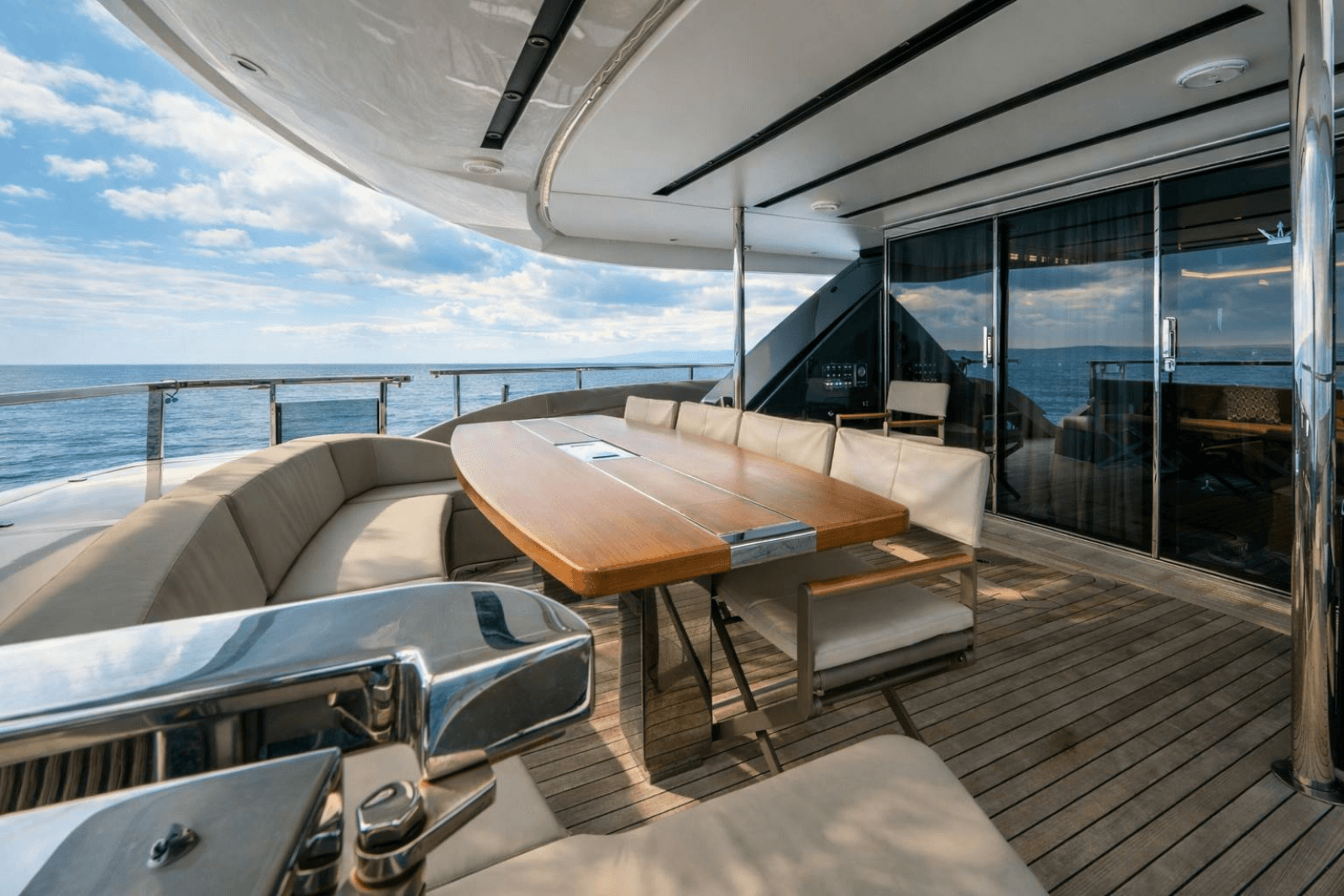2018 Dominator Yachts Dominator Ilumen - Photo 30