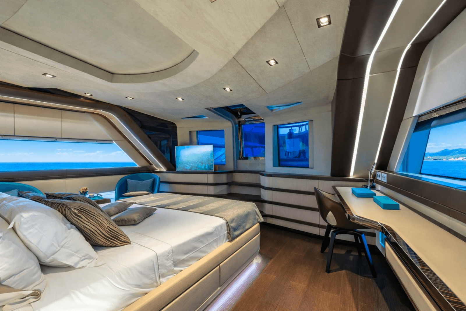 2018 Dominator Yachts Dominator Ilumen - Photo 11