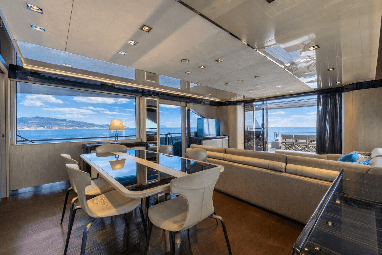 2018 Dominator Yachts Dominator Ilumen - Photo 10