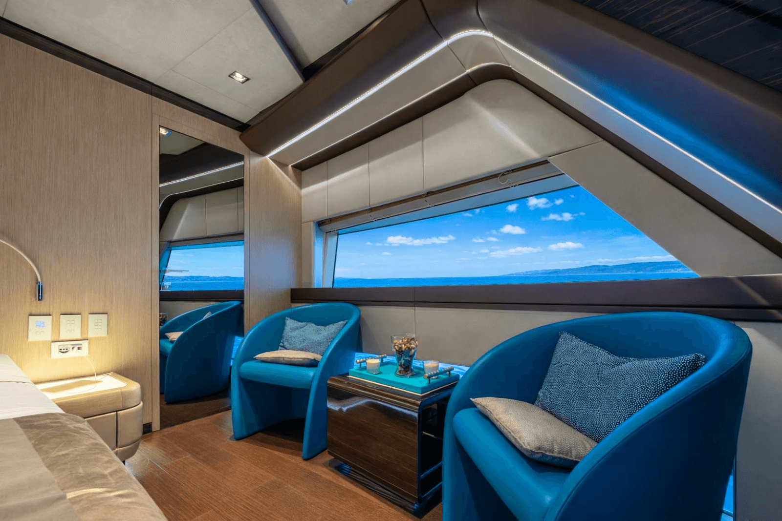 2018 Dominator Yachts Dominator Ilumen - Photo 13