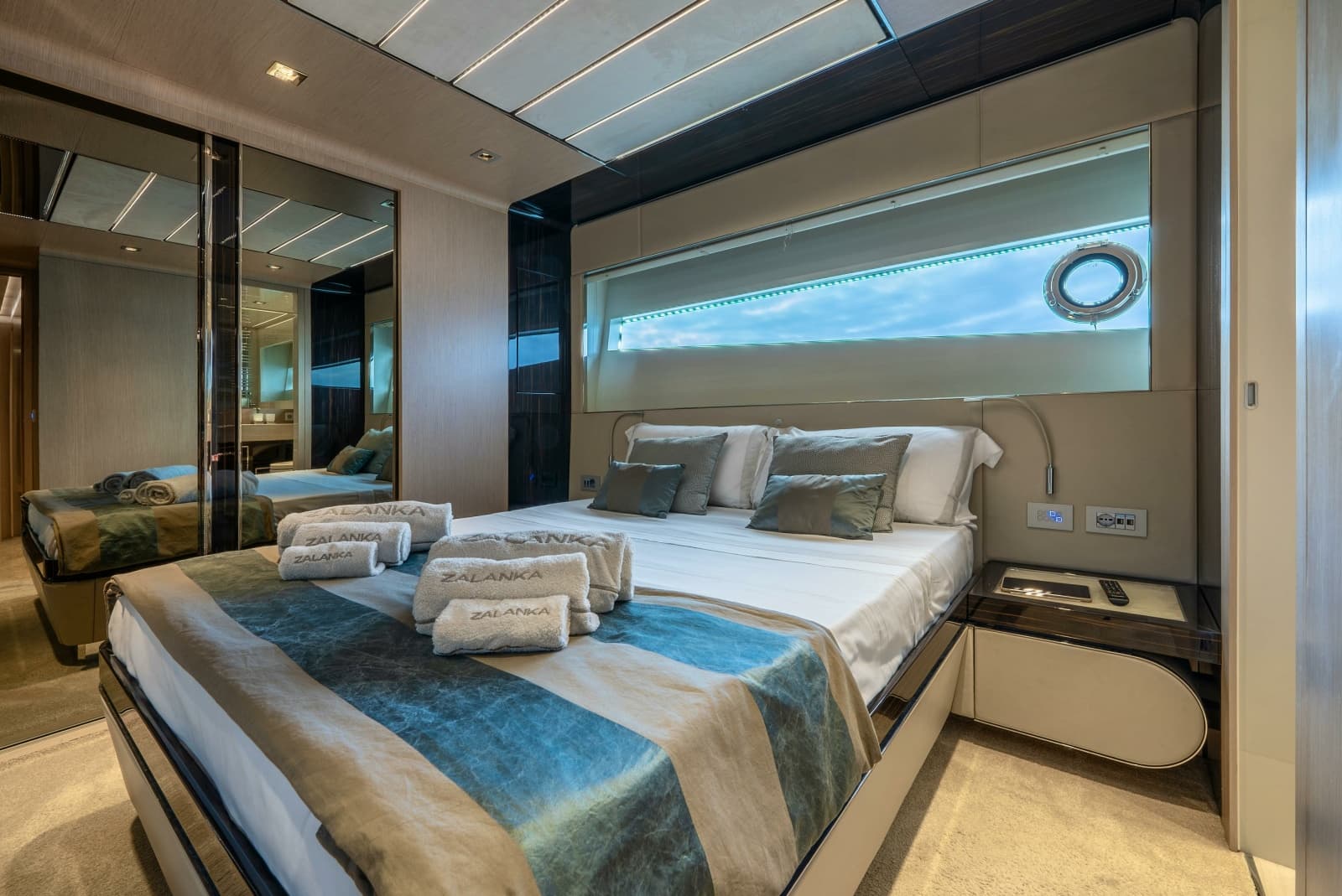 2018 Dominator Yachts Dominator Ilumen - Photo 16