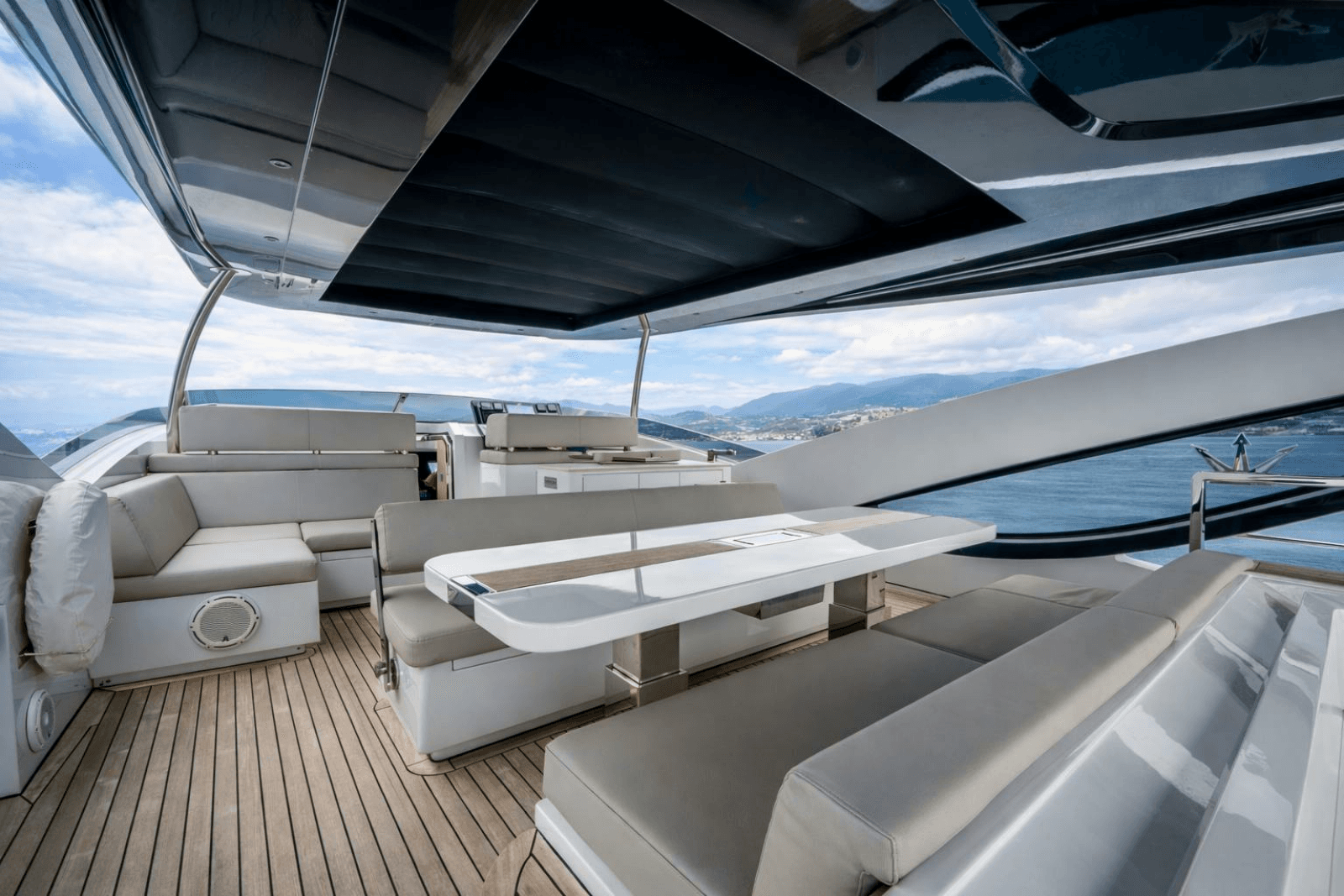 2018 Dominator Yachts Dominator Ilumen - Photo 34