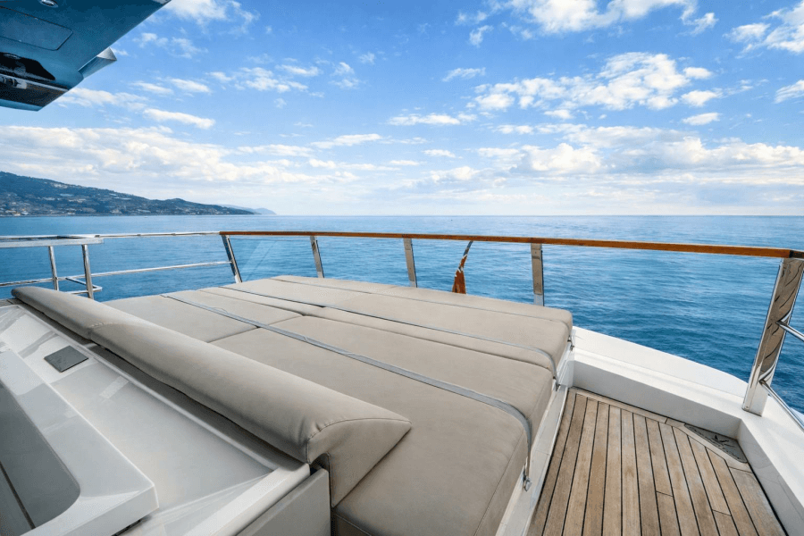 2018 Dominator Yachts Dominator Ilumen