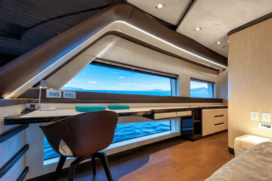 2018 Dominator Yachts Dominator Ilumen