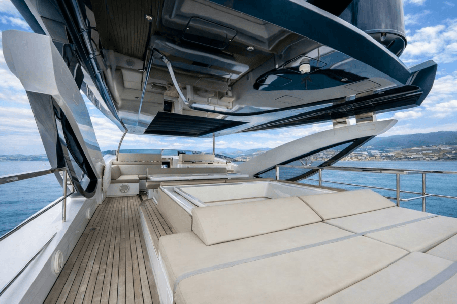 2018 Dominator Yachts Dominator Ilumen