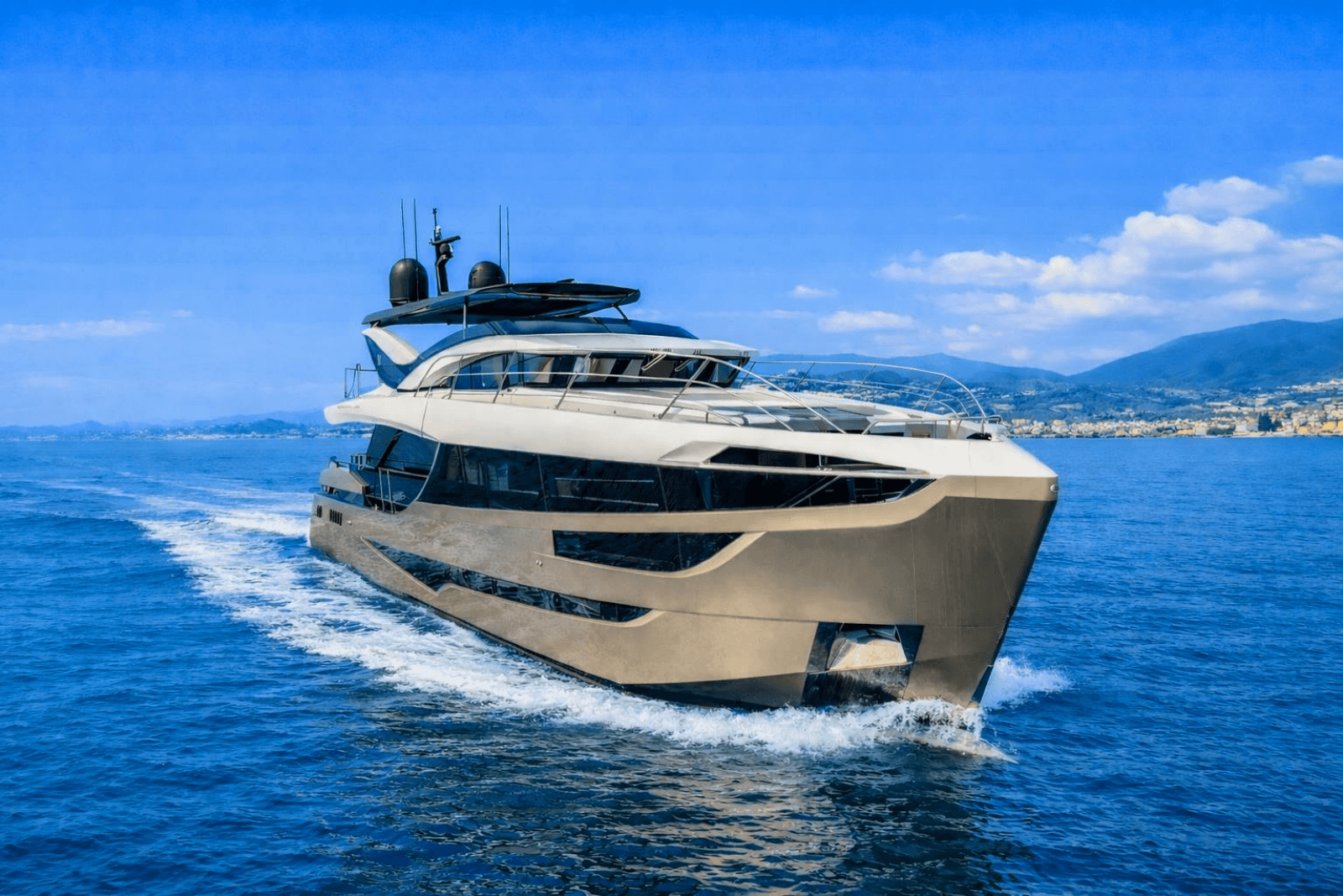 2018 Dominator Yachts Dominator Ilumen - Photo 1