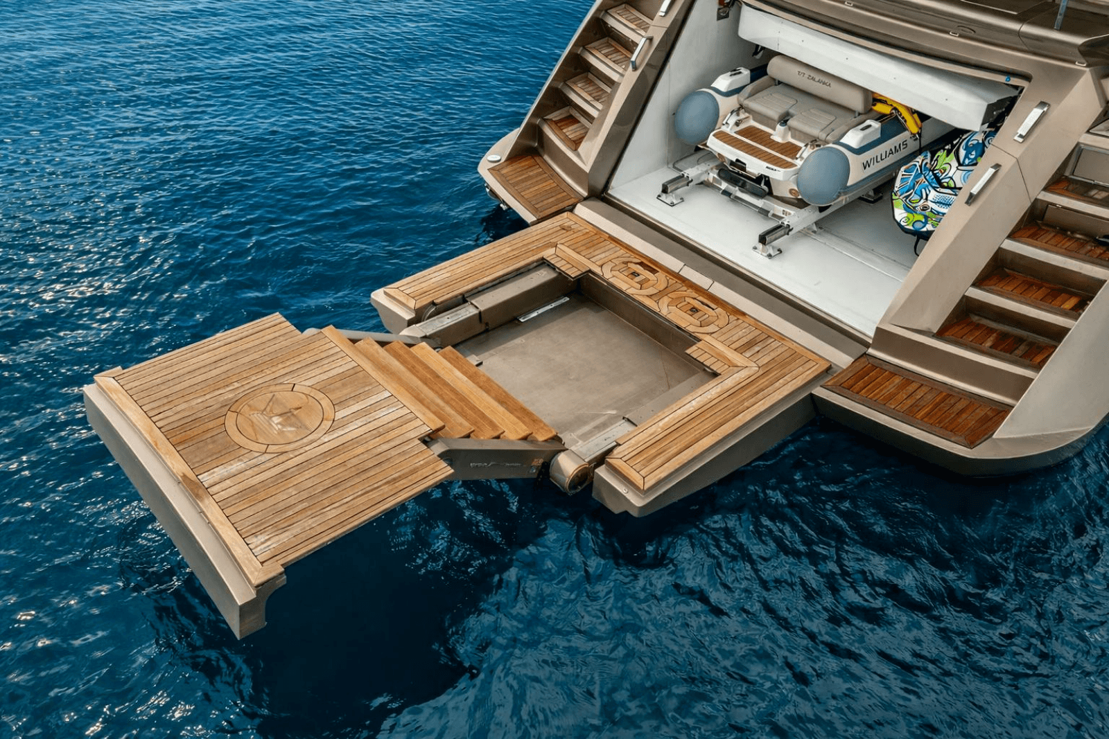2018 Dominator Yachts Dominator Ilumen - Photo 5