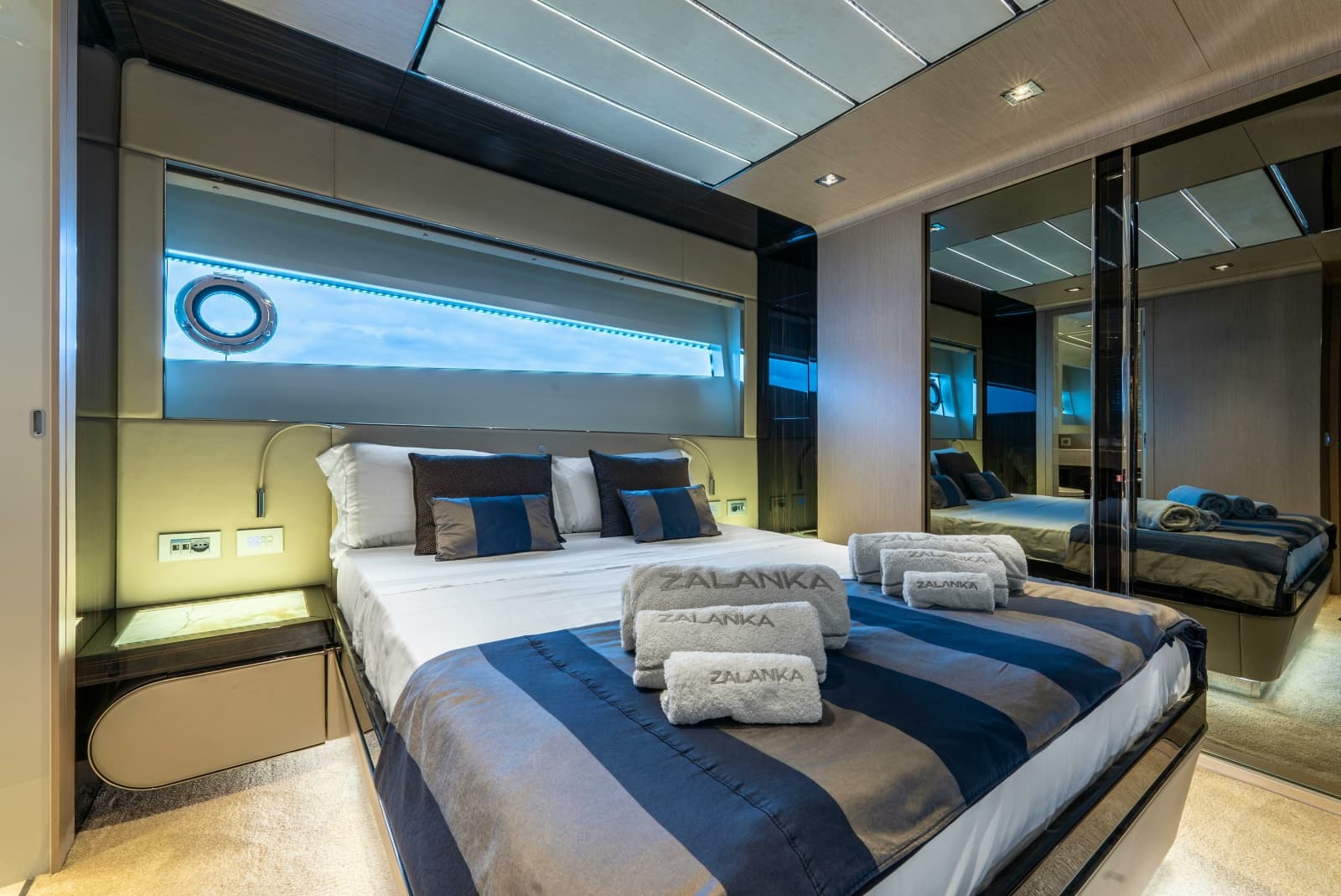 2018 Dominator Yachts Dominator Ilumen - Photo 18