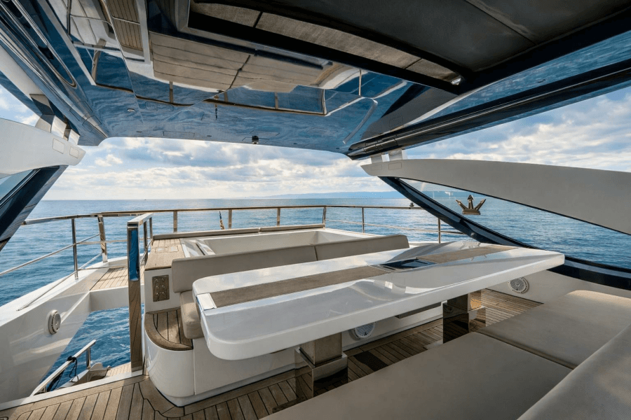 2018 Dominator Yachts Dominator Ilumen