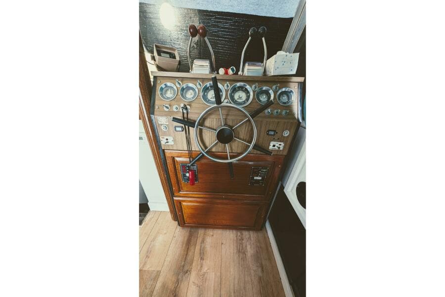 1969 Chris-Craft 35 Commander