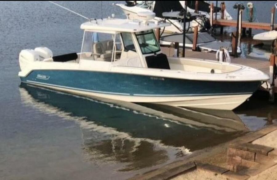2018 Boston Whaler 