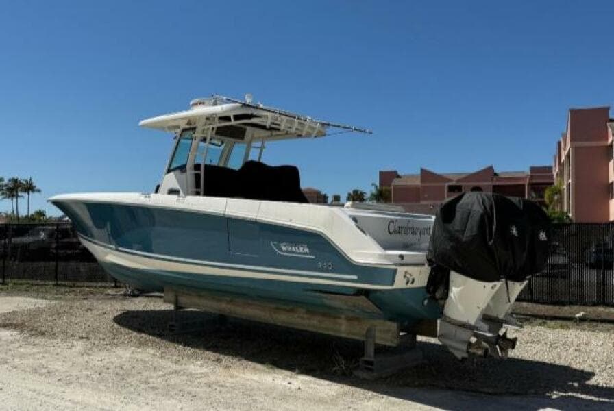 2018 Boston Whaler 