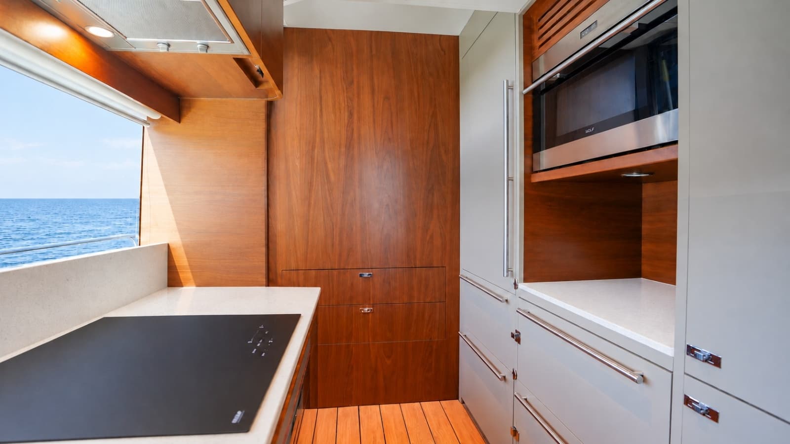 2021 Princess Y85 - Photo 28
