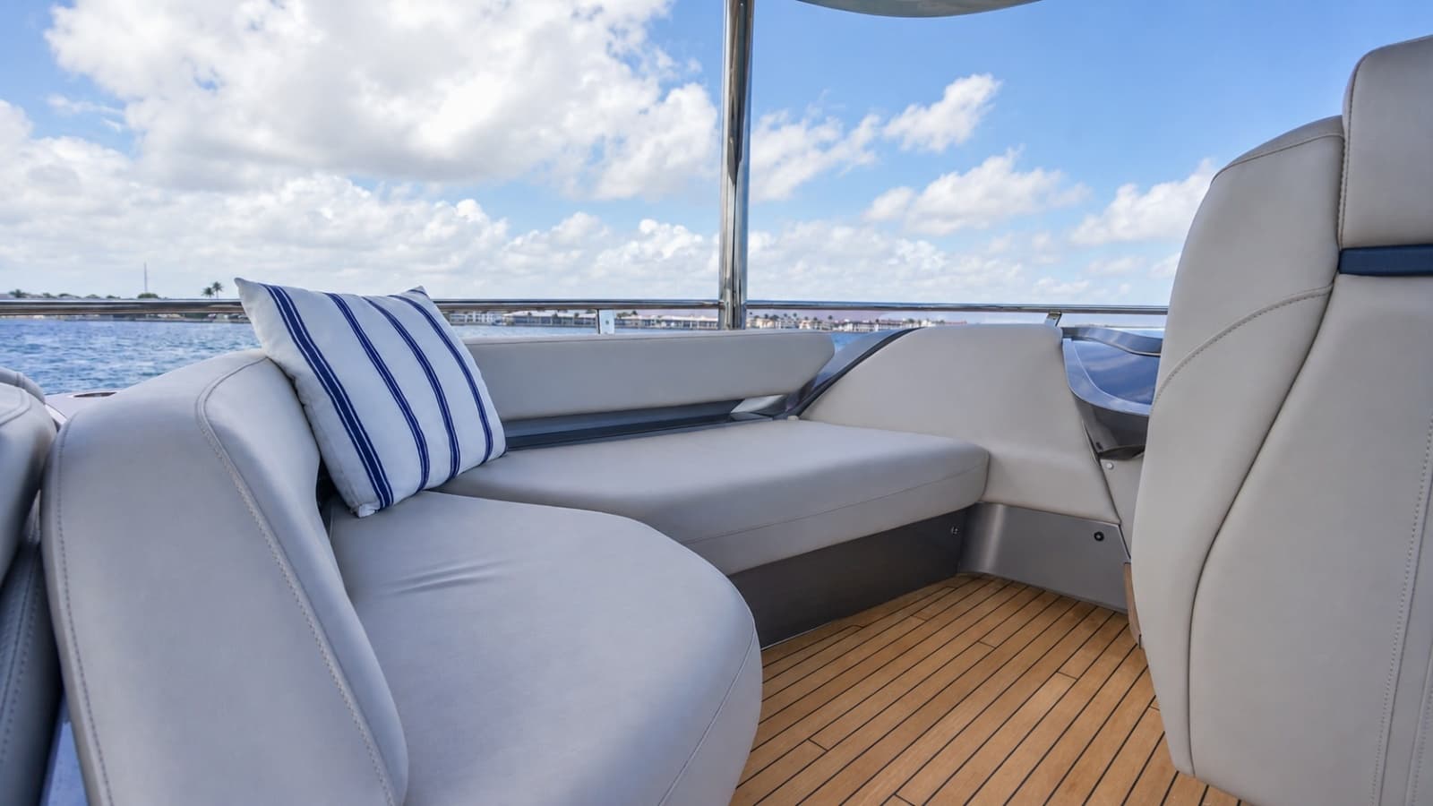 2021 Princess Y85 - Photo 14