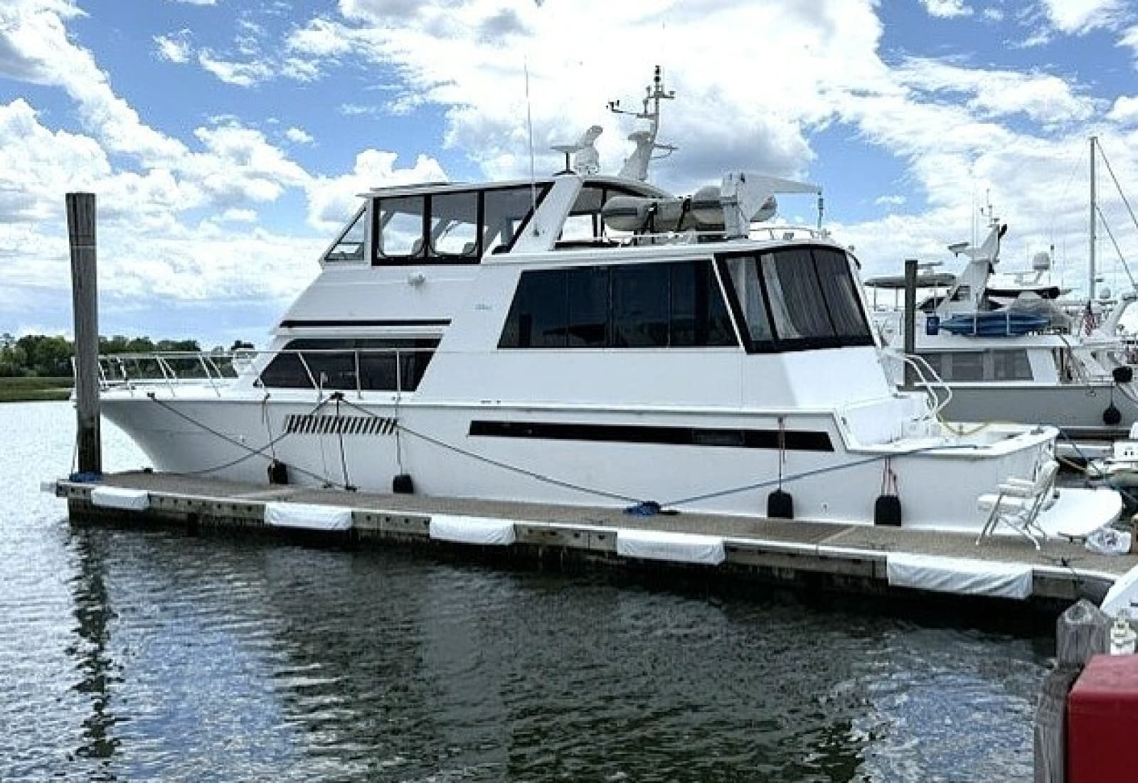 1998 Viking Motor Yacht - Photo 3