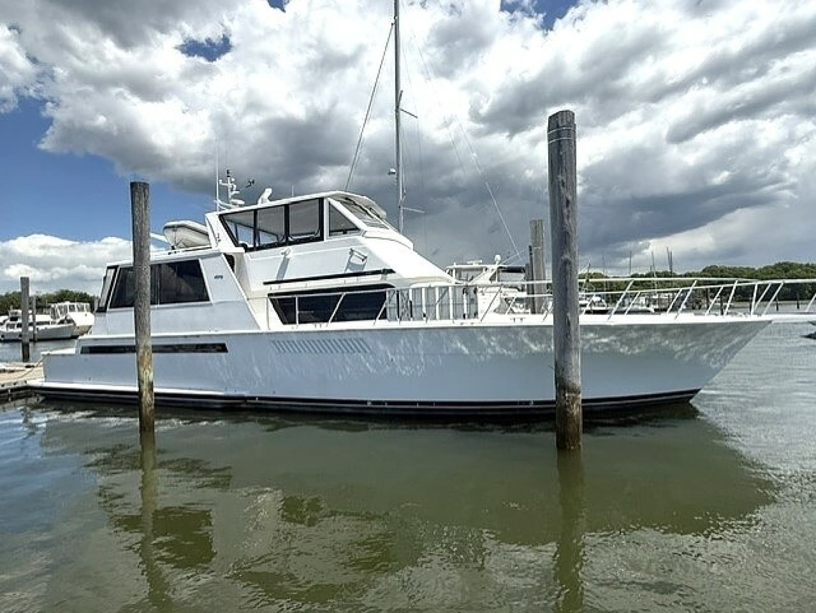 1998 Viking Motor Yacht - Photo 7