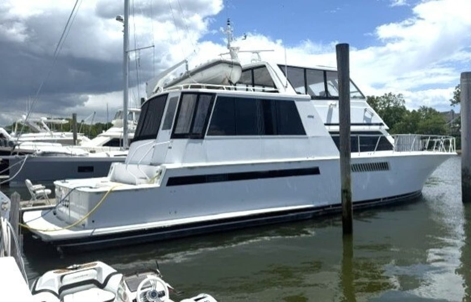 1998 Viking Motor Yacht - Photo 9