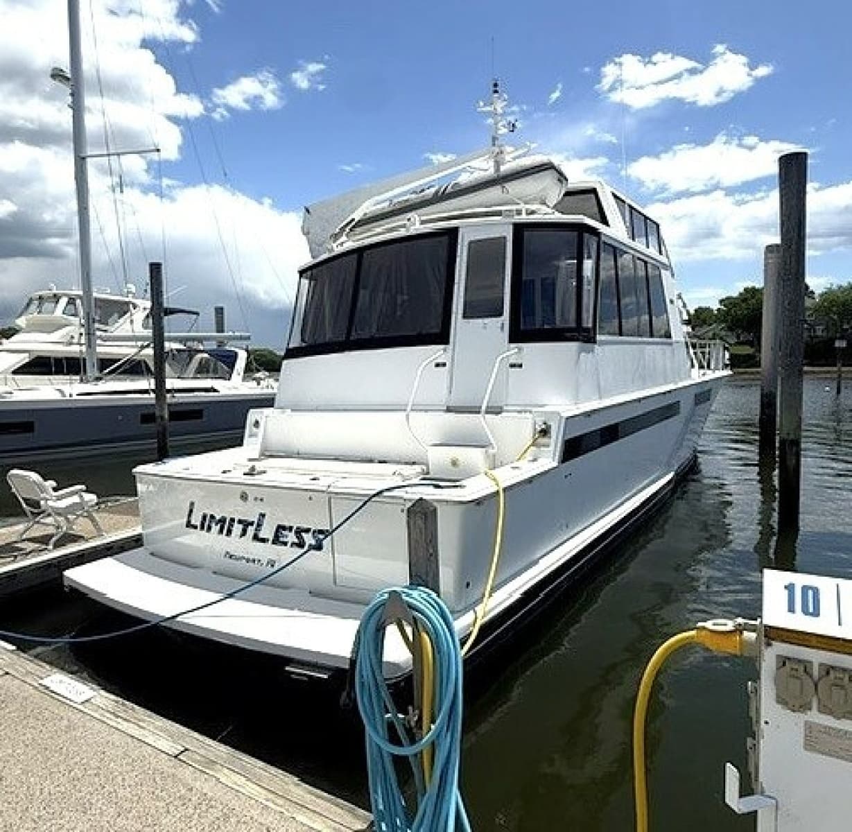 1998 Viking Motor Yacht - Photo 11