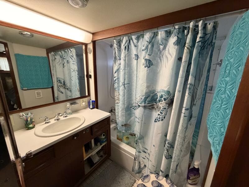 1975 Hatteras 58 LRC