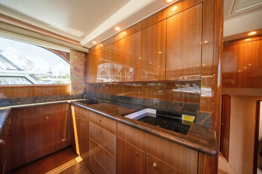 2006 Viking 52 Convertible