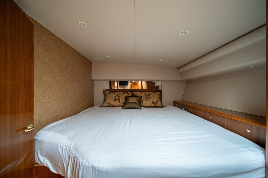 2006 Viking 52 Convertible