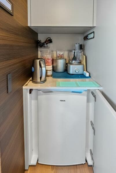 2023 Custom Line 33 Navetta