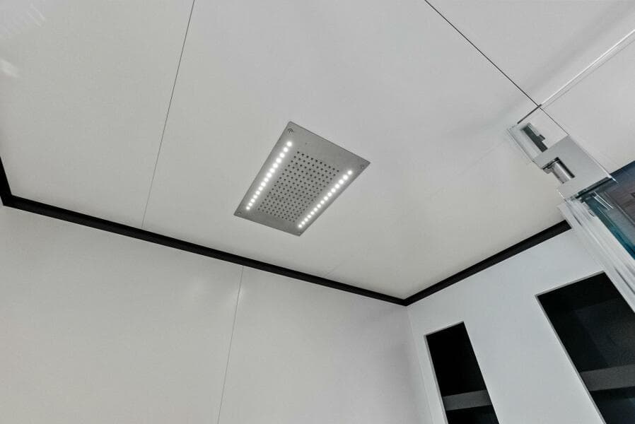 2023 Custom Line 33 Navetta