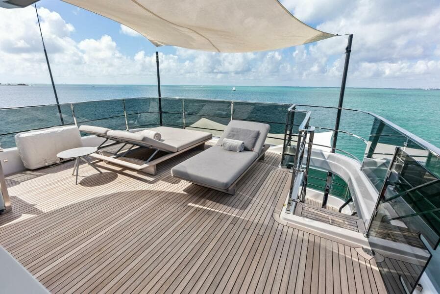 2023 Custom Line 33 Navetta