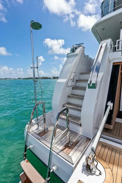 2023 Custom Line 33 Navetta