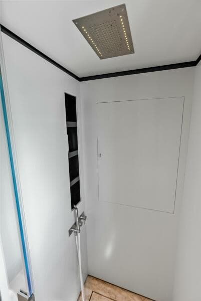 2023 Custom Line 33 Navetta