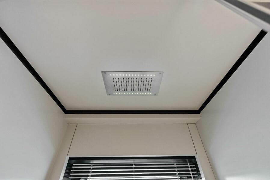 2023 Custom Line 33 Navetta